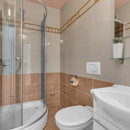 Seventh Apartament *